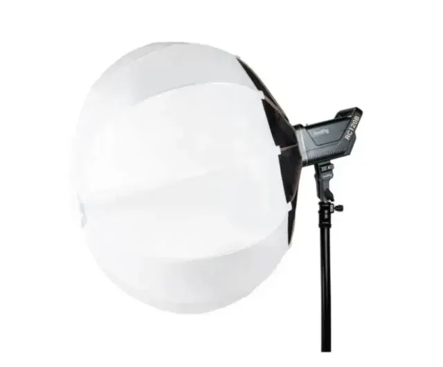 Lantern Softbox Compatibility with Universal Bowens Mount Design