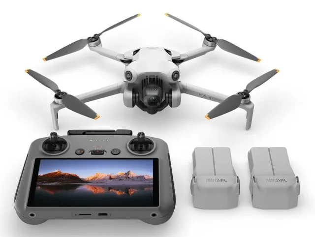 DJI Mini 4 Pro Combo